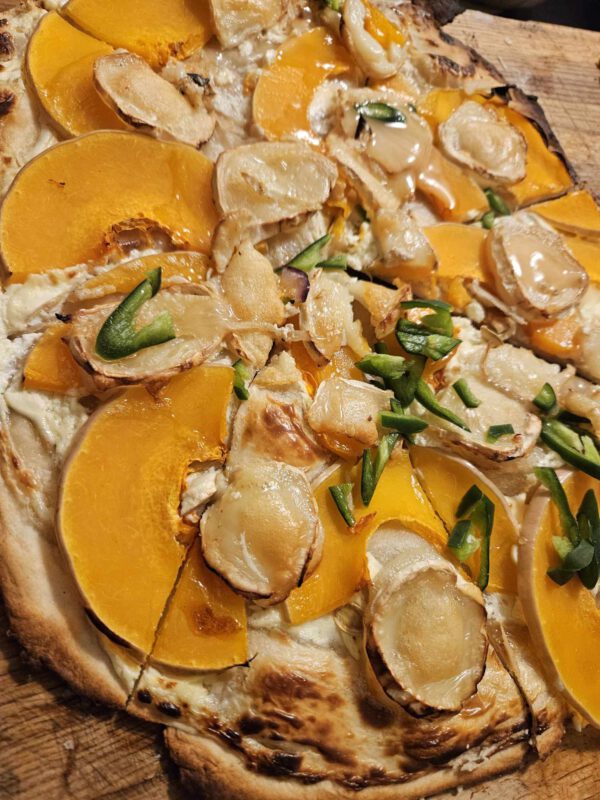 Flammkuchen med gedeost og græskar